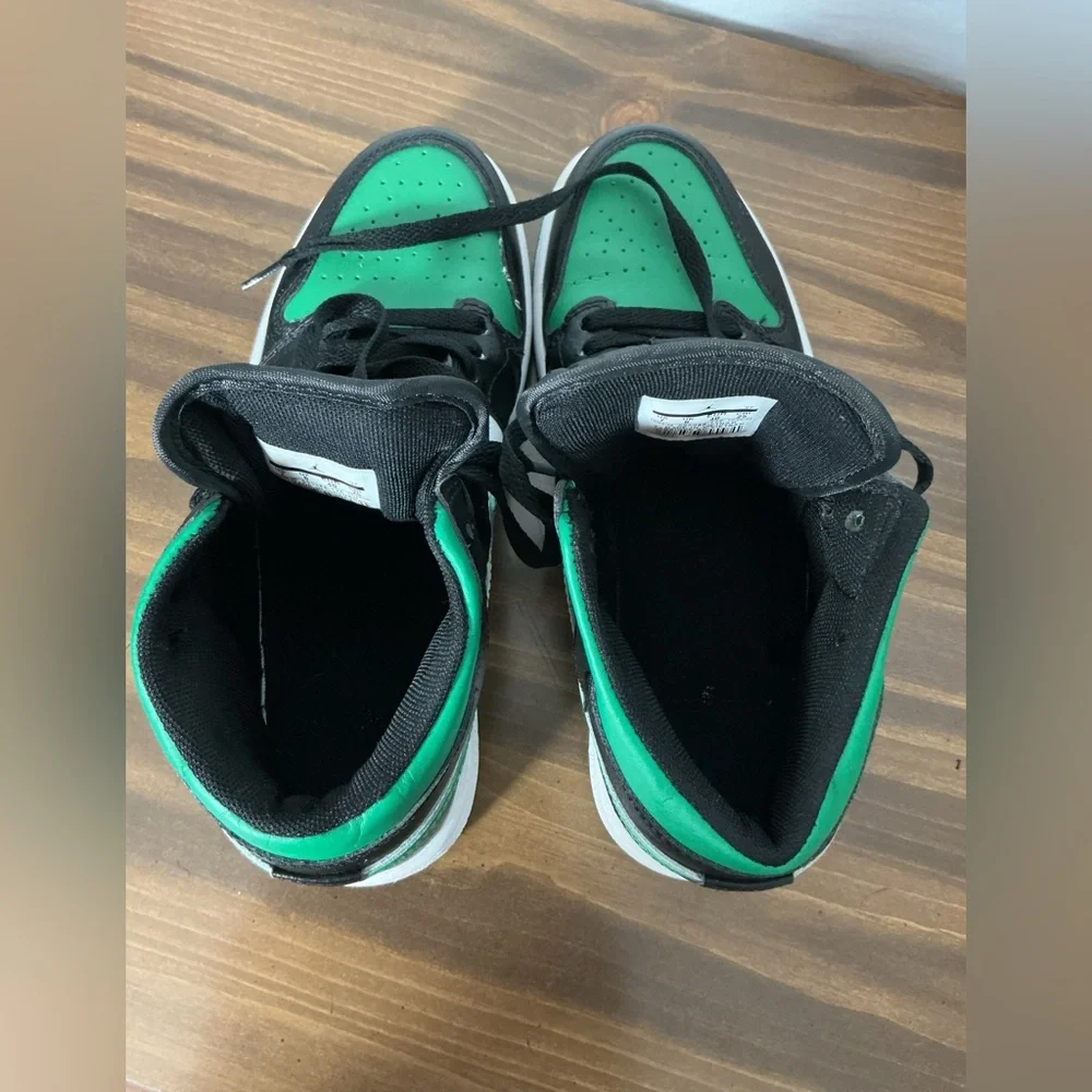 Jordan Black and Green Sneakers